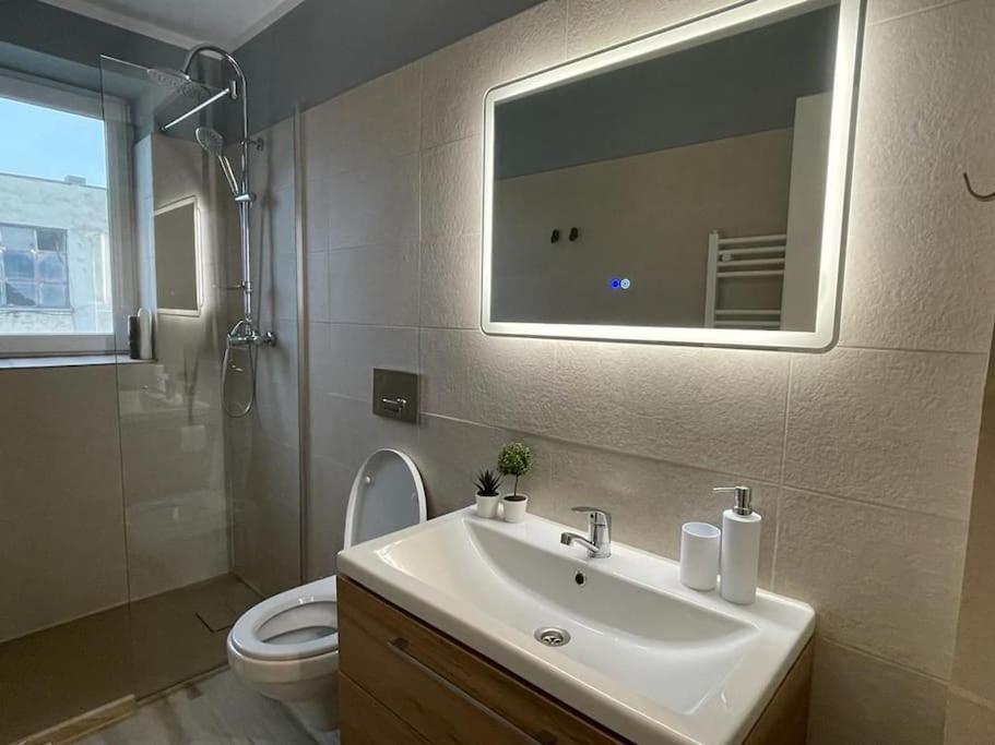 Premium Appartment In Onesti Buitenkant foto