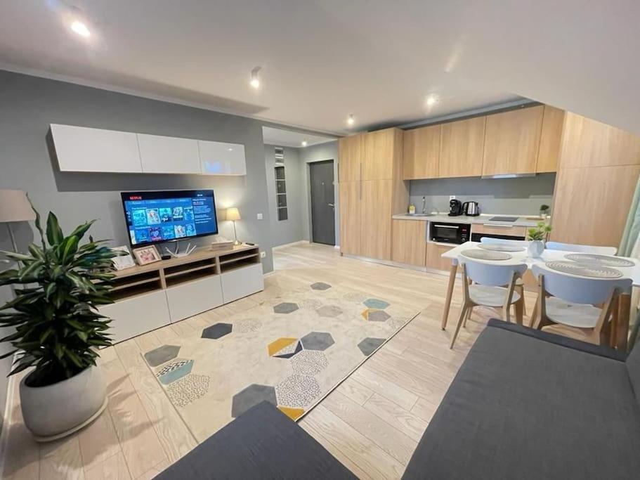Premium Appartment In Onesti Buitenkant foto